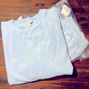 Ava & Viv Velour shorts w/pockets and long sleeve velour sweatshirt. 1X